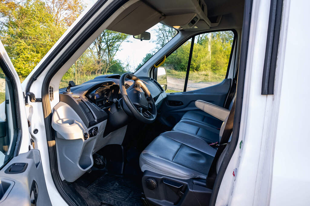 Ford Transit 8+1 minibus for rent in Cluj-Napoca — view 10