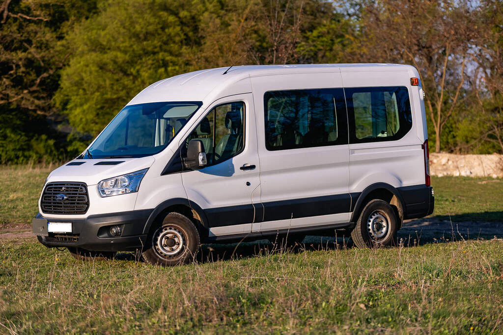 Ford Transit 8+1 minibus for rent in Cluj-Napoca — view 2