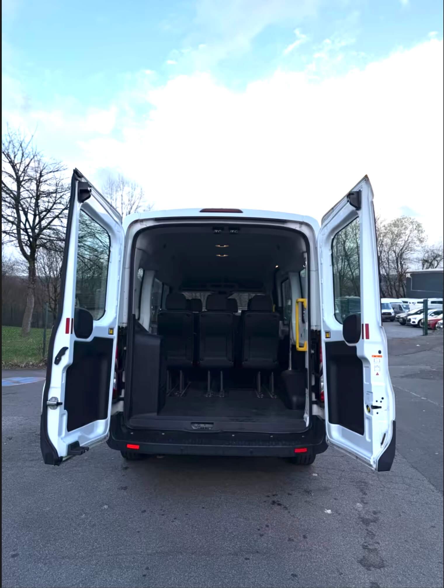 Ford Transit 8+1 de închiriat Cluj-Napoca — vedere 4